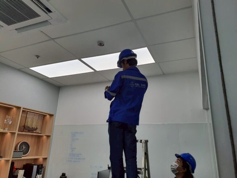 ตรวจเช็คจุดต่อบริเวณฐานของตัวอุปกรณ์